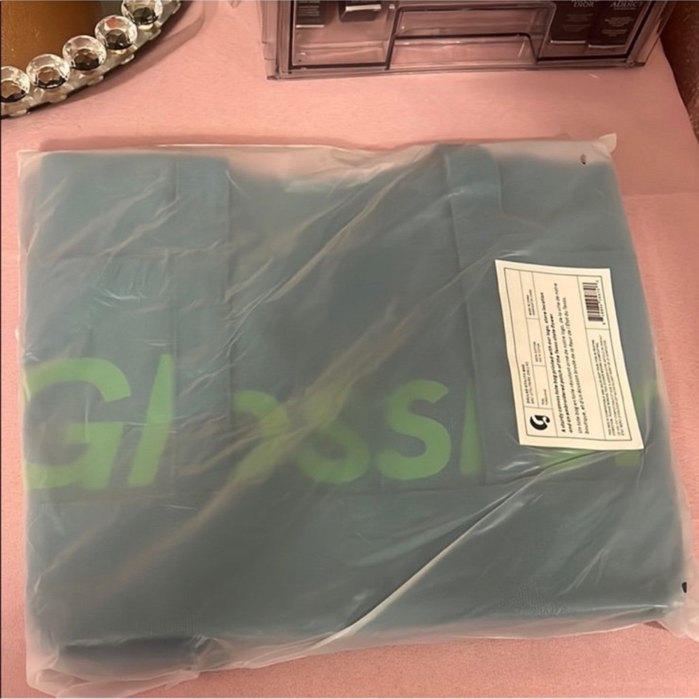 Glossier Dallas Utility Bag Exclusive Merch